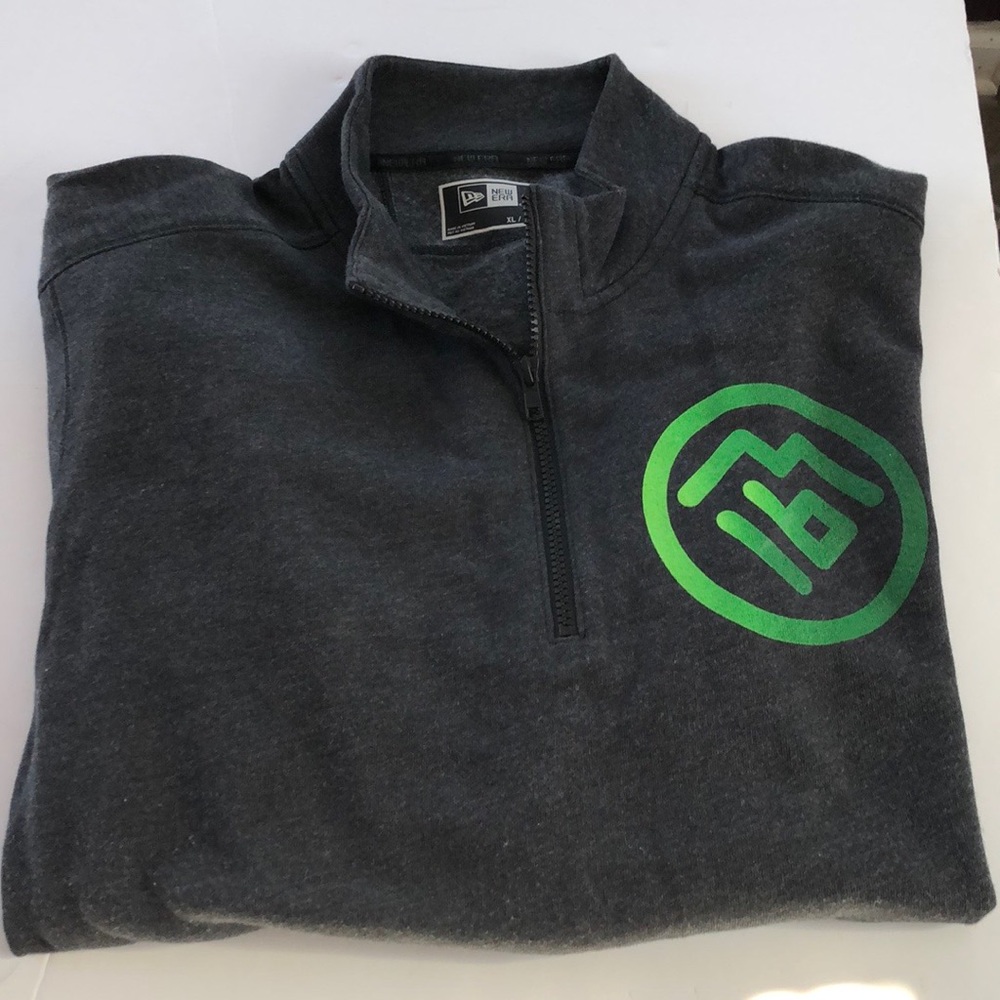 New Era pullover